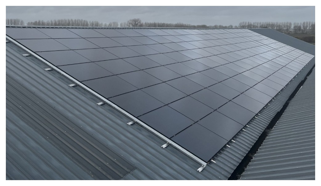 zonnepanelen bij VSS Machinebouw